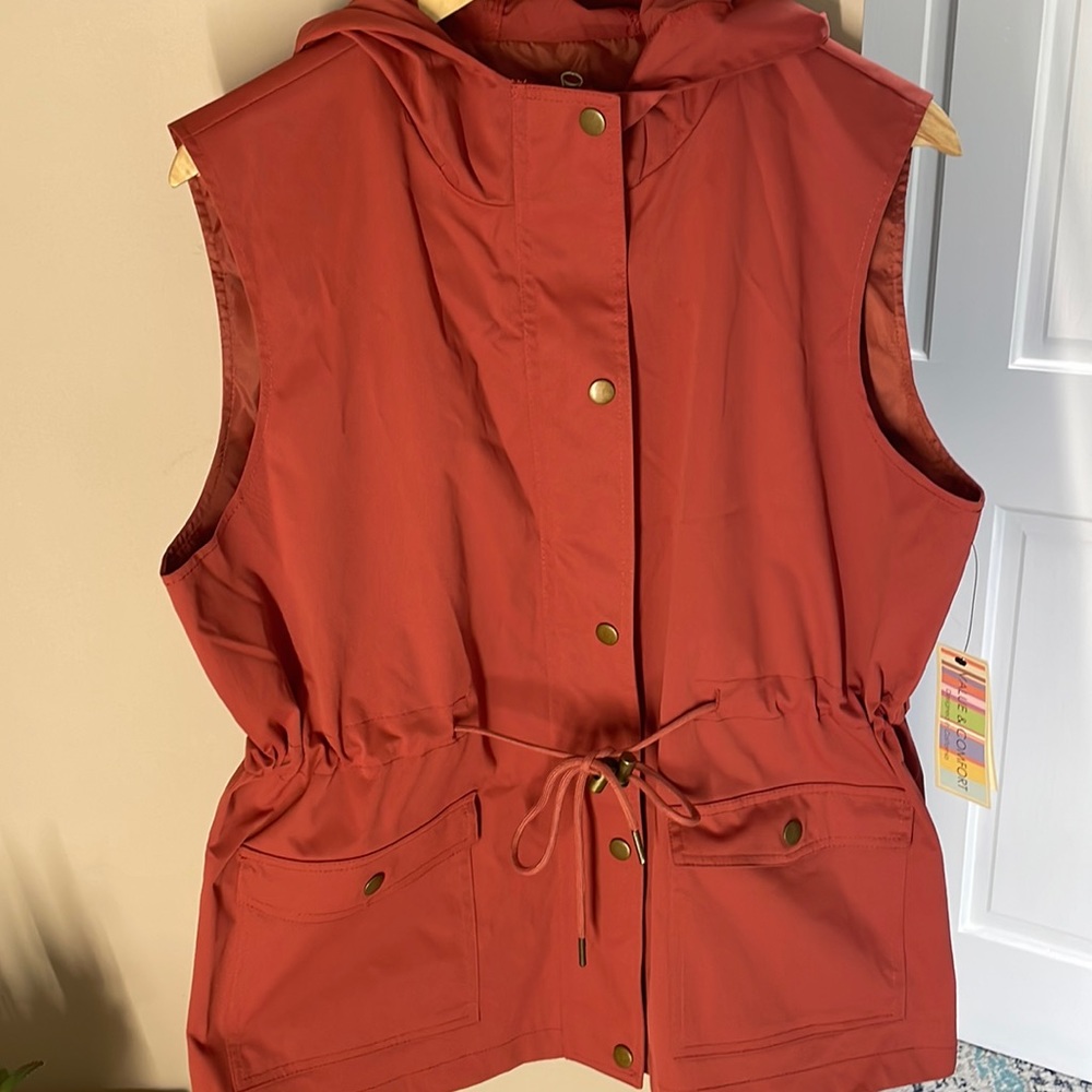 Young USA hooded vest